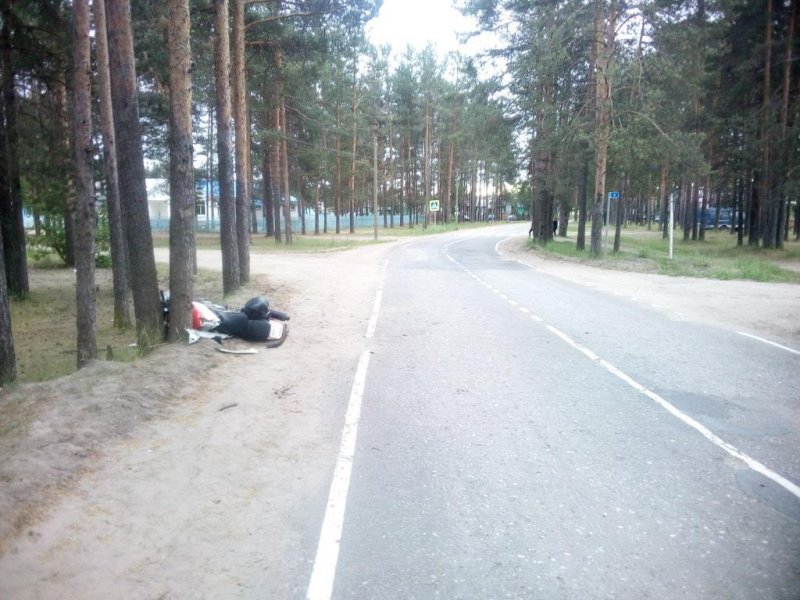 В Архангельской области бесправный мотоциклист погиб в ДТП